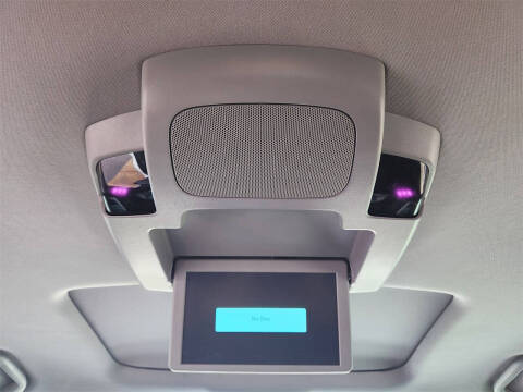 2021 Honda Pilot Touring w/Rear Captain's Chairs