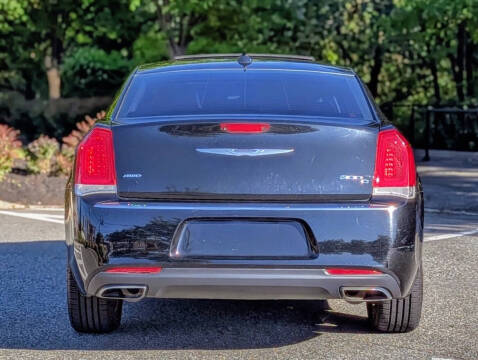 2016 Chrysler 300 C