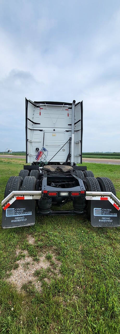 2015 Volvo VNL for sale at LANDMARK AUTO GROUP LLC in Weston, NE