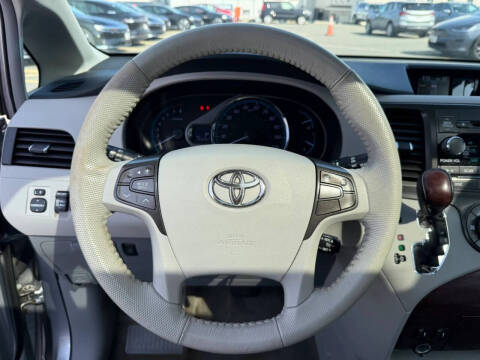 2012 Toyota Sienna
