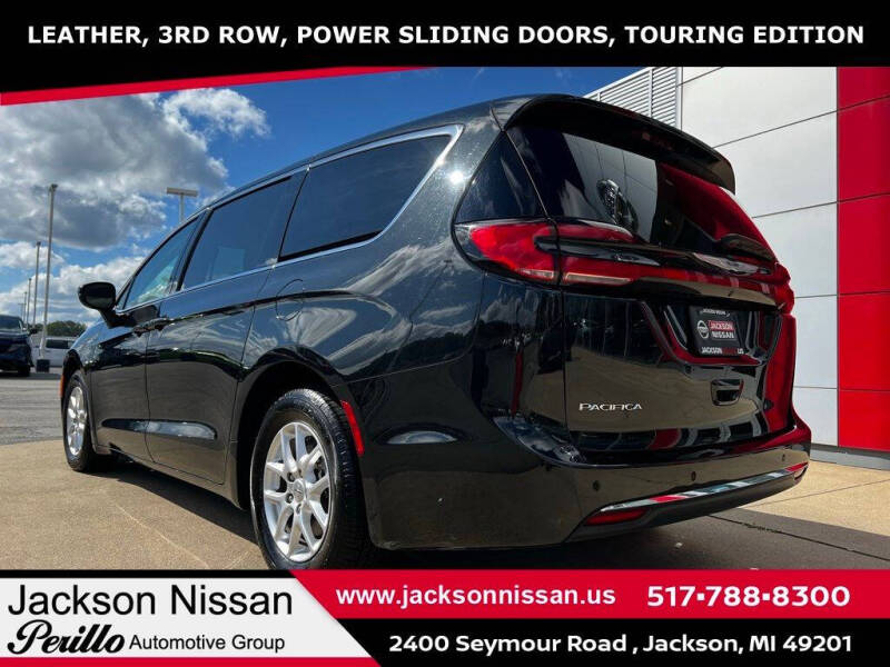 2023 Chrysler Pacifica Touring L