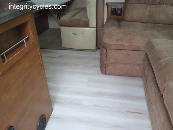 2020 Lance Camper 2465