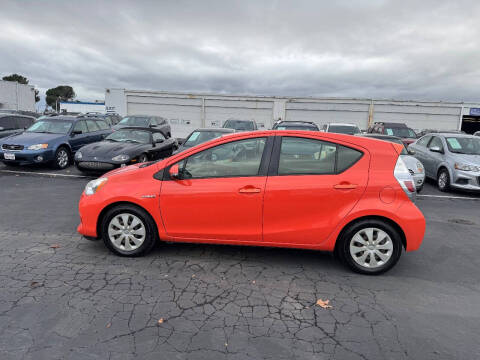 2013 Toyota Prius c Two