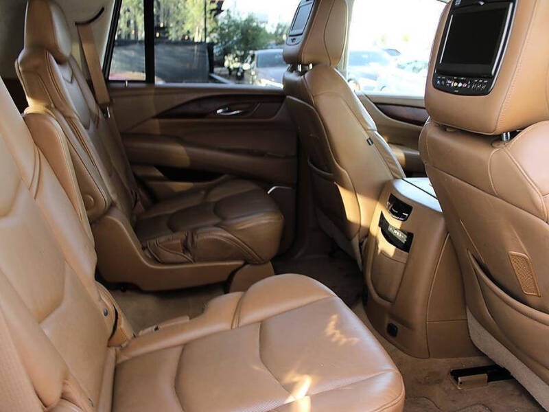 2016 Cadillac Escalade Platinum