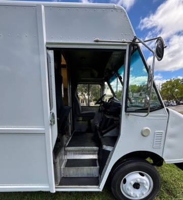 2004 Freightliner MT45 Chassis