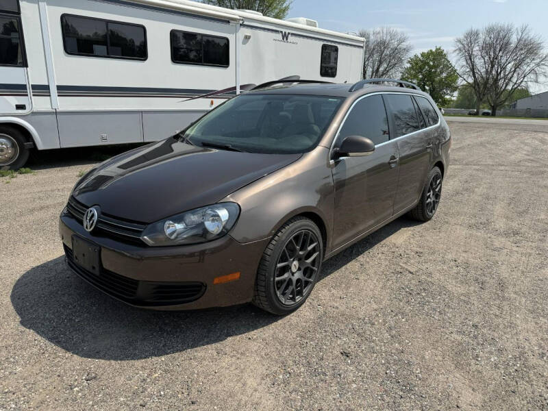 2011 Volkswagen Jetta for sale at D & T AUTO INC in Columbus MN