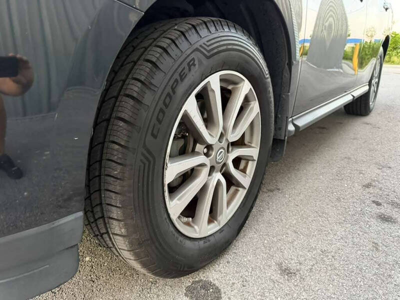 2014 Nissan Pathfinder SV