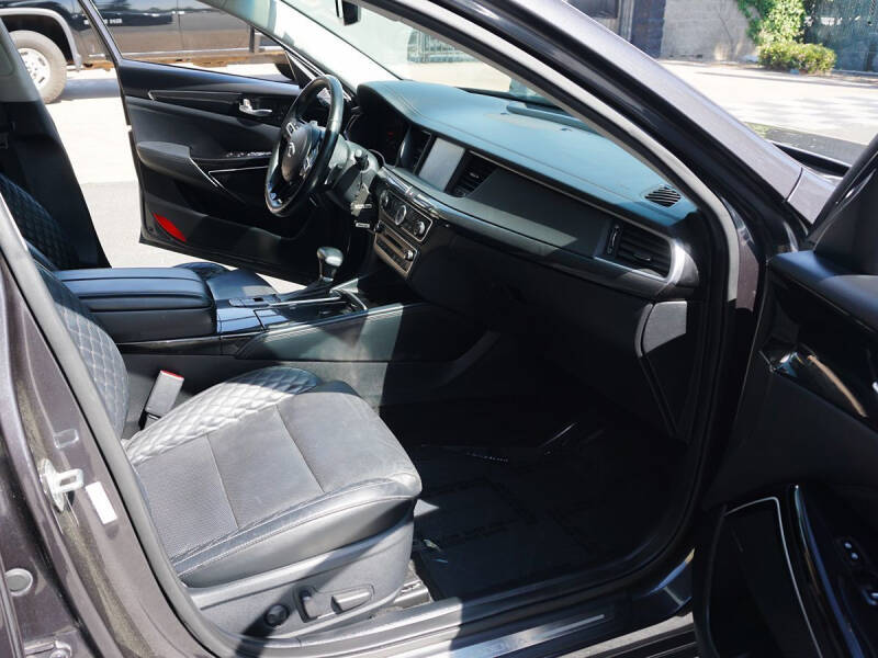 2017 Kia Cadenza Limited