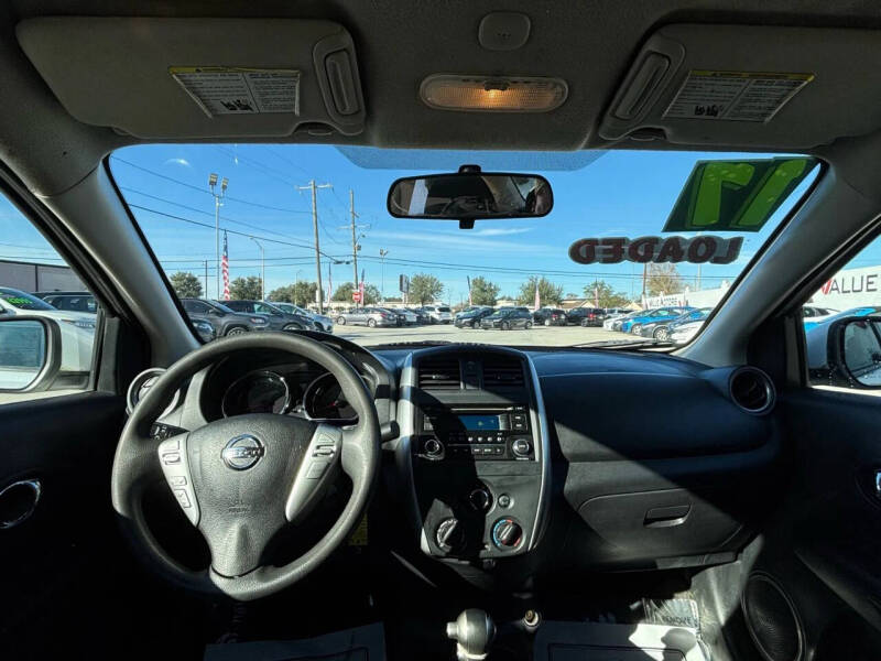 2017 Nissan Versa 1.6 S