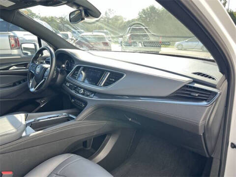 2022 Buick Enclave Essence