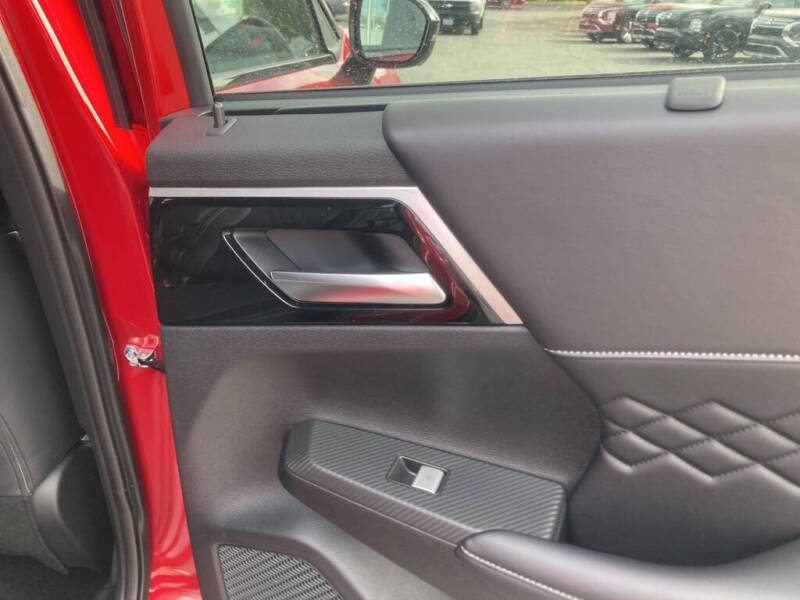 2025 Mitsubishi Outlander PHEV SEL