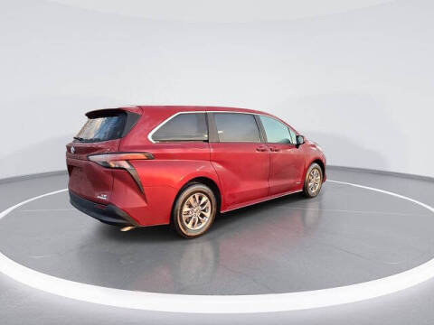 2021 Toyota Sienna LE 8-Passenger
