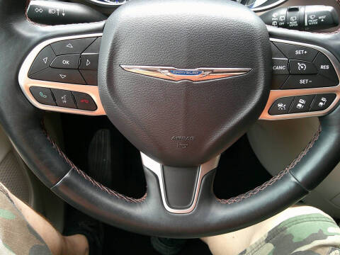2017 Chrysler Pacifica Touring-L Plus