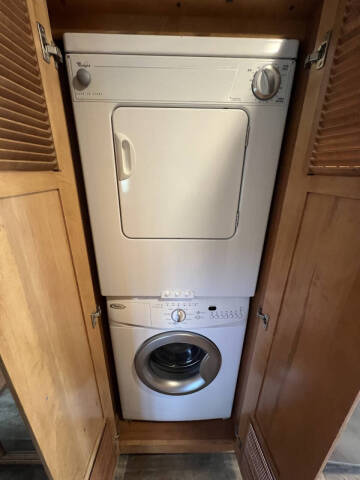 2016 Thor Motor Coach Palazzo 33.2 1 Owner!