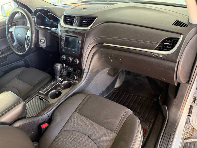 2017 Chevrolet Traverse LT