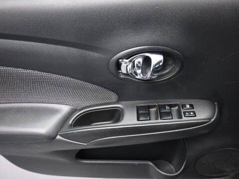 2015 Nissan Versa 1.6 SV