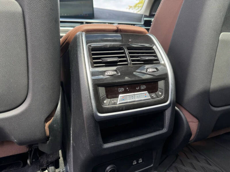 2024 BMW X7 xDrive40i