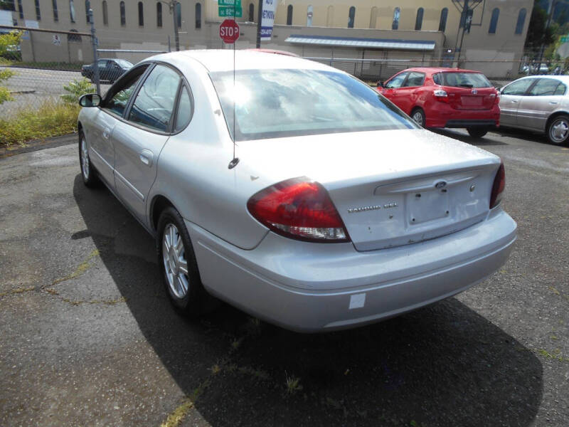 2005 Ford Taurus SEL