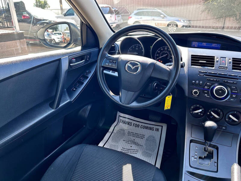 2013 Mazda MAZDA3 i SV