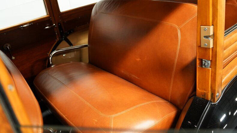 1948 Ford Super Deluxe