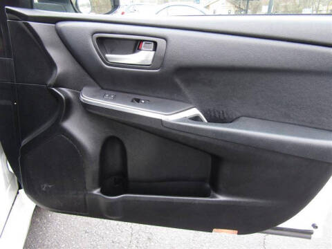 2016 Toyota Camry SE