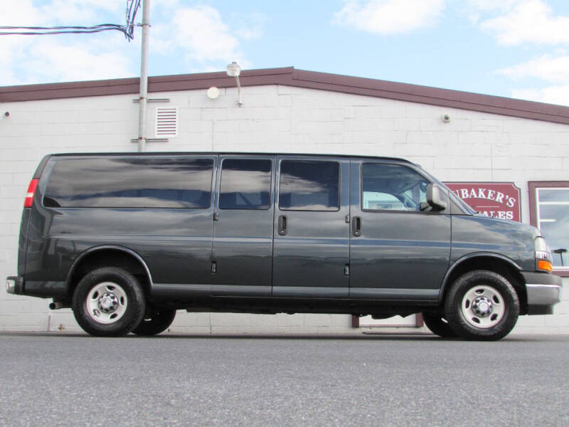 2017 Chevrolet Express Passenger LS's photo