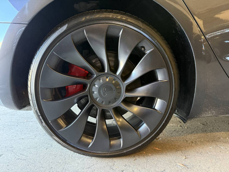 2023 Tesla Model 3 Performance