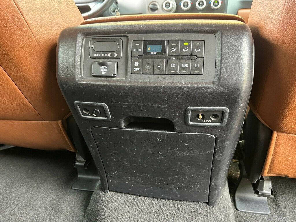 2013 Toyota Sequoia 45