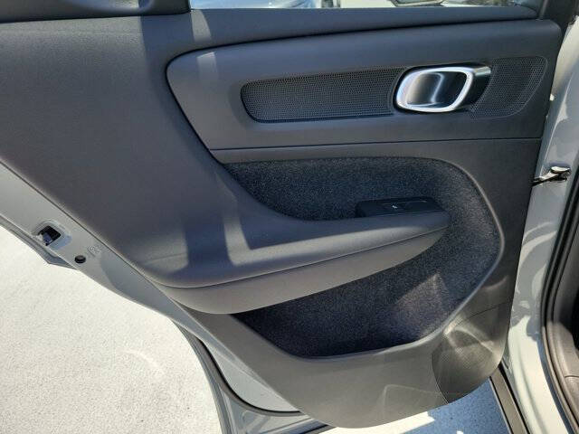 2026 Volvo XC40 B5 Core