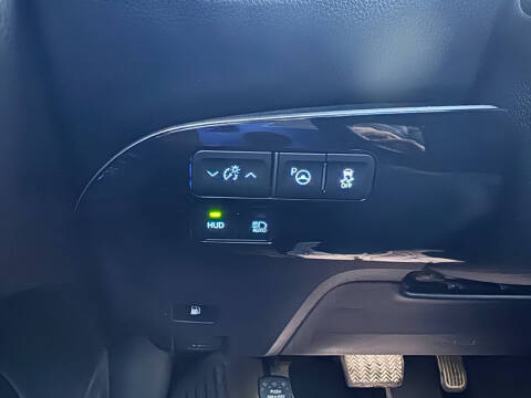 2020 Toyota Prius XLE AWD-e