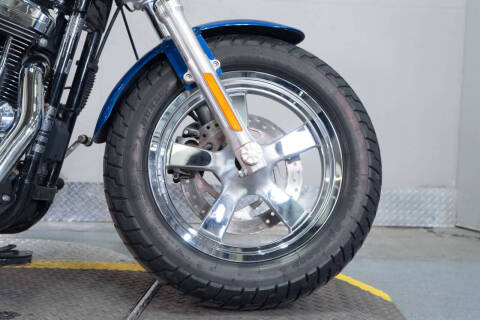 2015 Harley-Davidson Sportster 1200 Custom