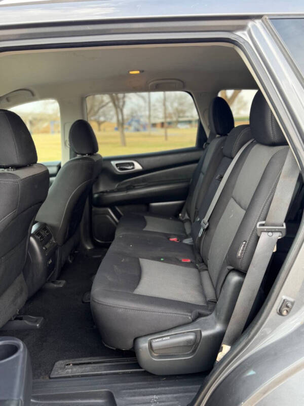 2019 Nissan Pathfinder S