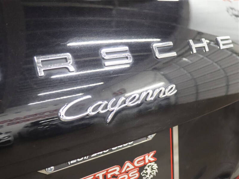 2017 Porsche Cayenne Platinum Edition