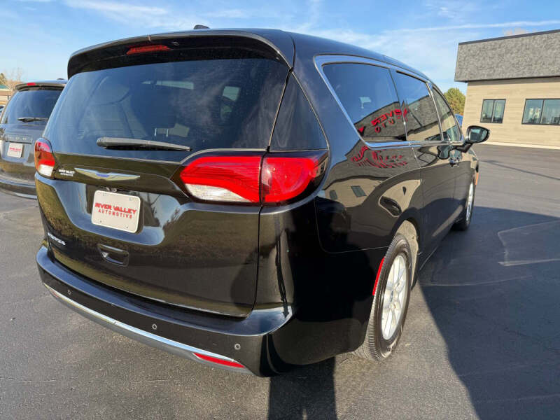 2020 Chrysler Pacifica Touring