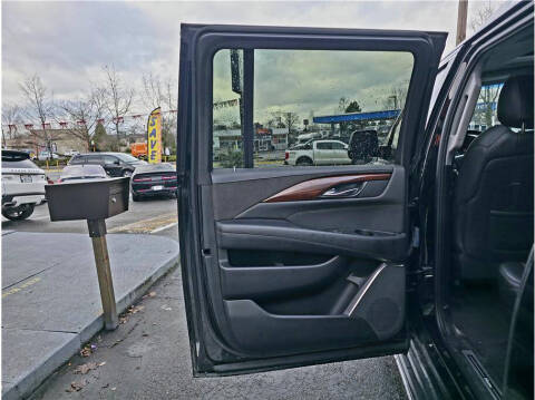 2016 Cadillac Escalade ESV Luxury Collection