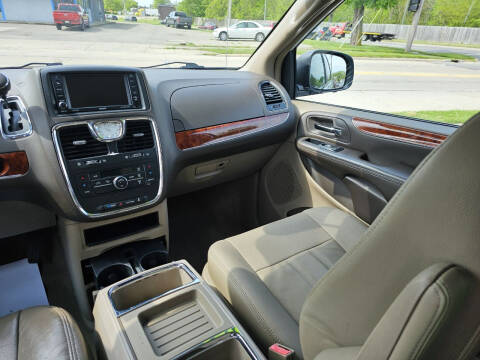 2015 Chrysler Town and Country Touring