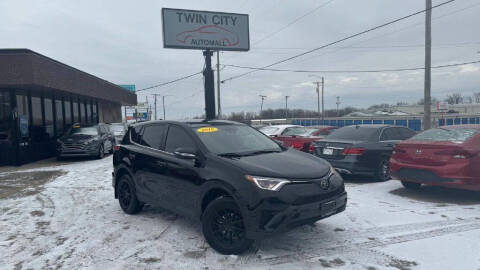 2018 Toyota RAV4 for sale at TWIN CITY AUTO MALL in Bloomington IL