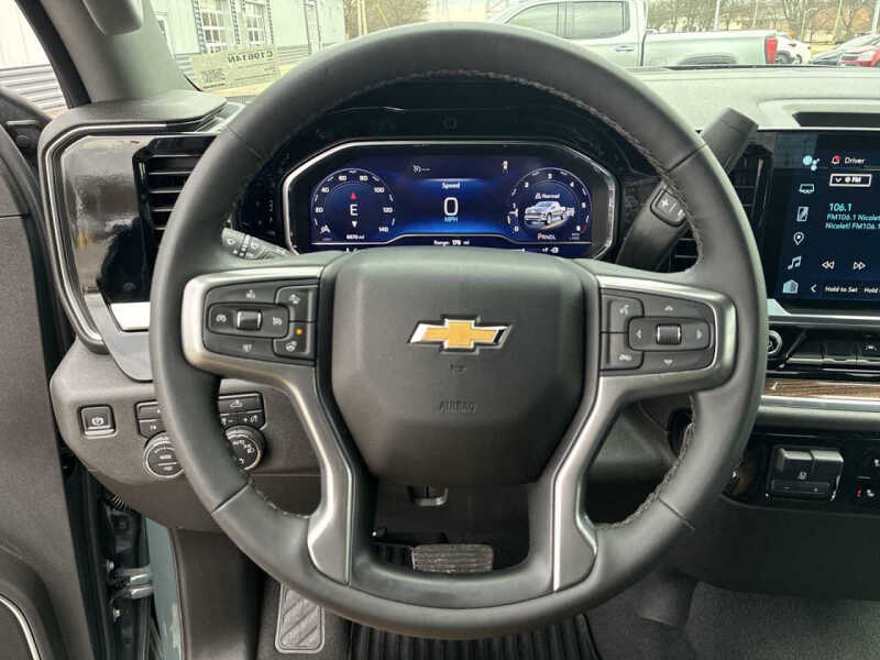 2025 Chevrolet Silverado 1500 LT