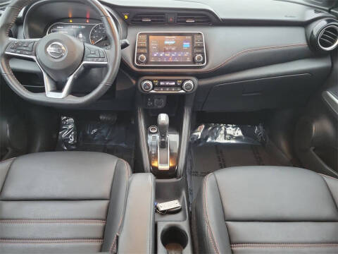 2020 Nissan Kicks SR