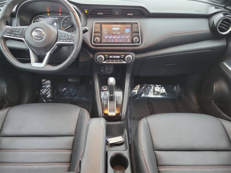 2020 Nissan Kicks SR