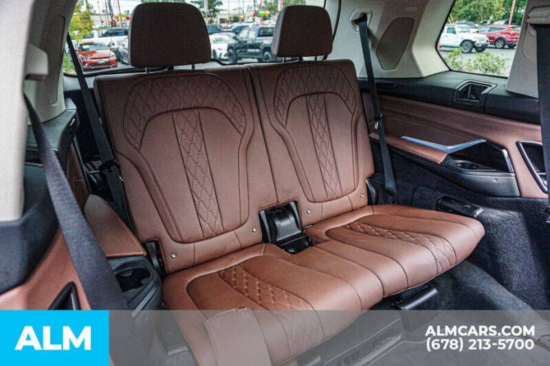 2025 BMW X7 xDrive40i