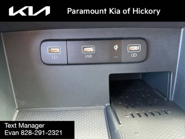 2024 Kia Carnival EX