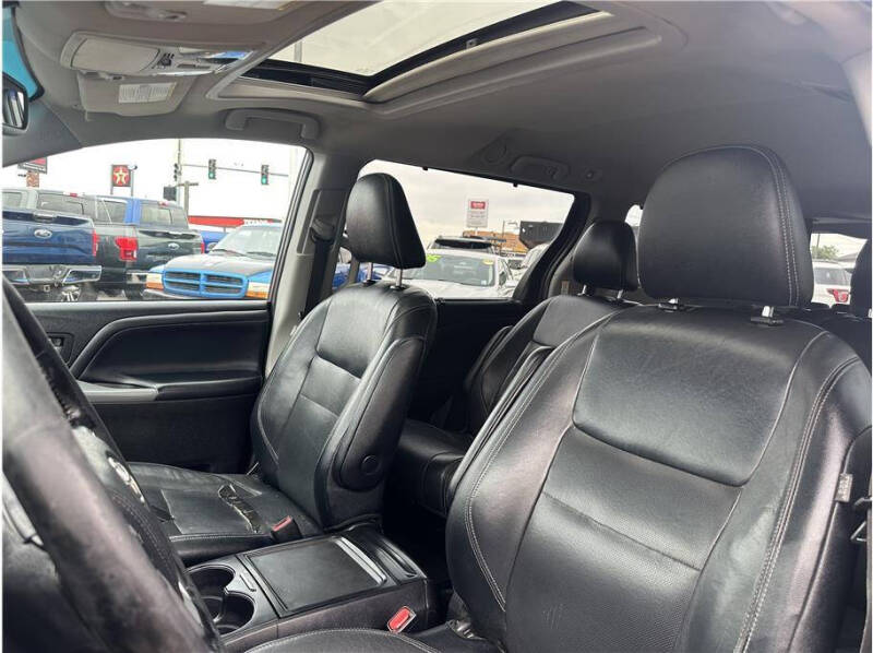 2015 Toyota Sienna