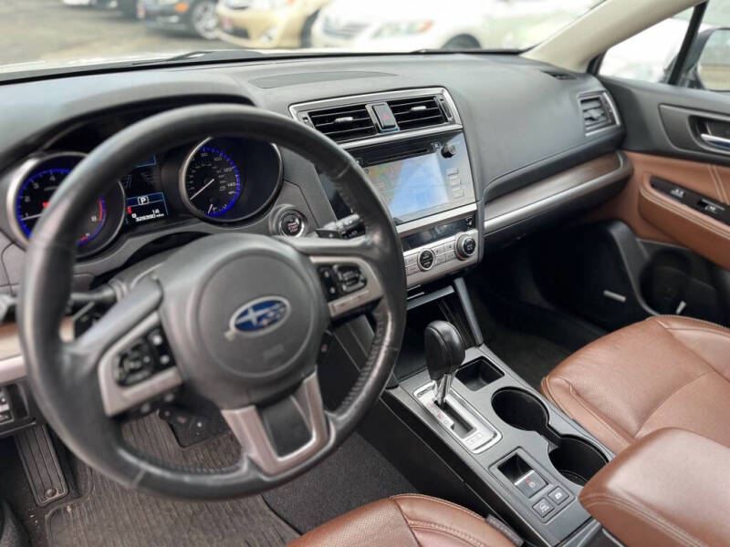 2017 Subaru Outback Touring photo 11