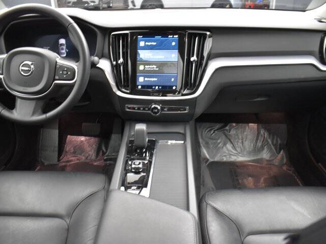 2024 Volvo S60 B5 Core Dark Theme