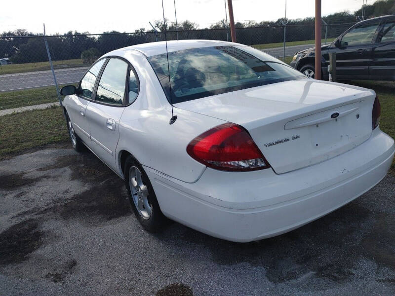 2006 Ford Taurus SE