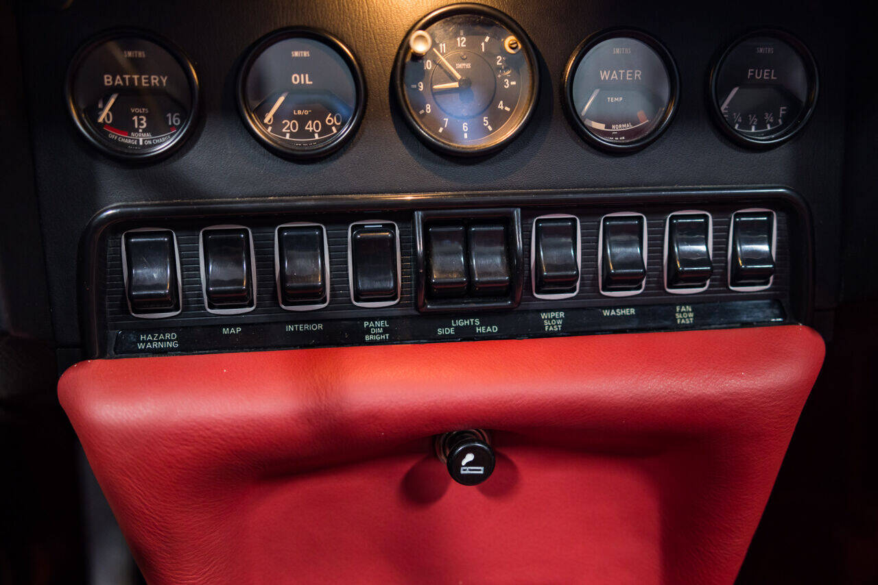 1970 Jaguar E-Type 25