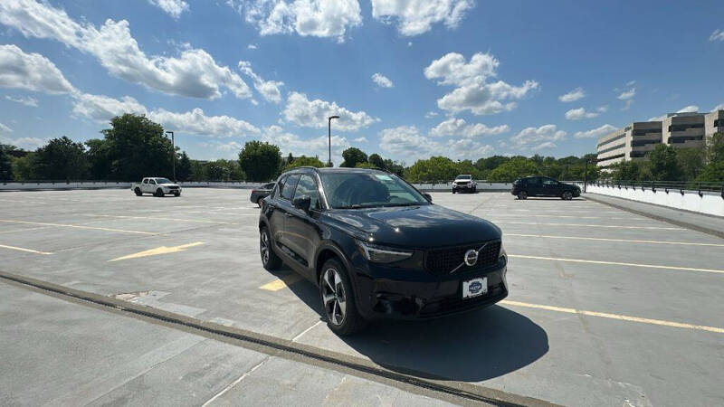 2026 Volvo XC40 B5 Plus