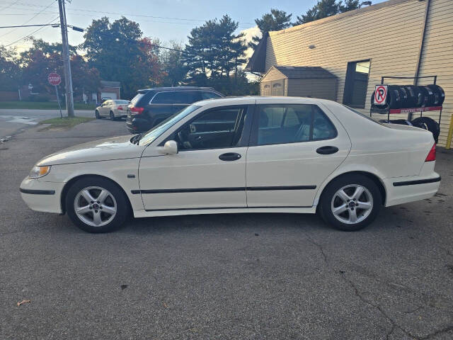 2004 Saab 9-5 for sale at QUEENSGATE AUTO SALES in York, PA