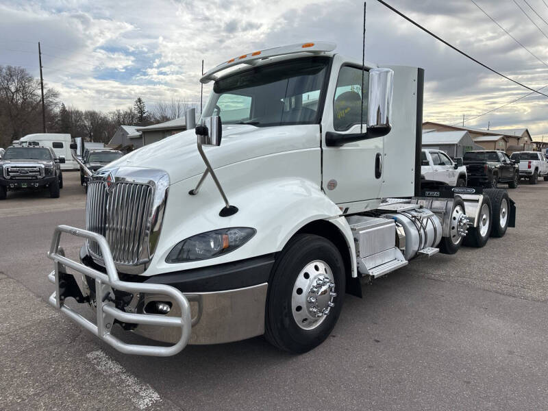 2021 International RH613